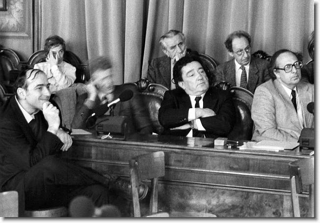 Clicca per scorrere le foto originali ingrandite